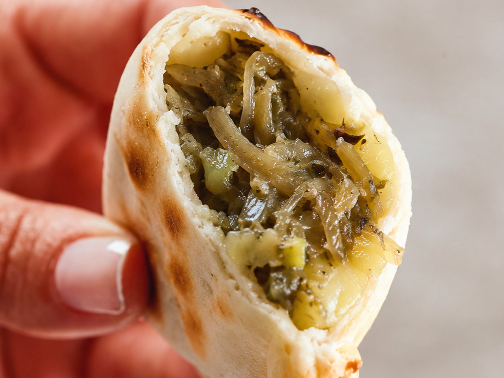Empanada de cebolla y queso