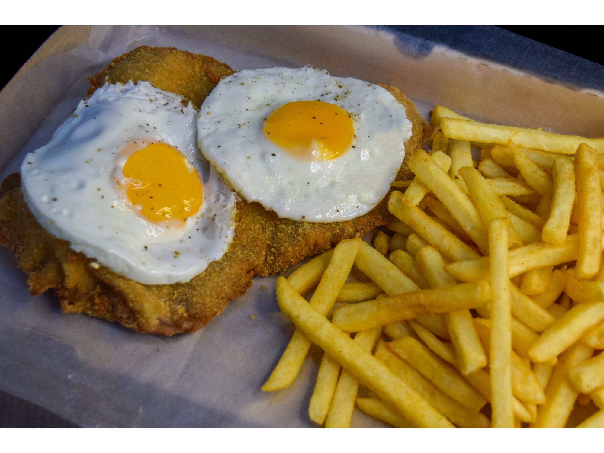 Milanesa a Caballo de CrespiBurger