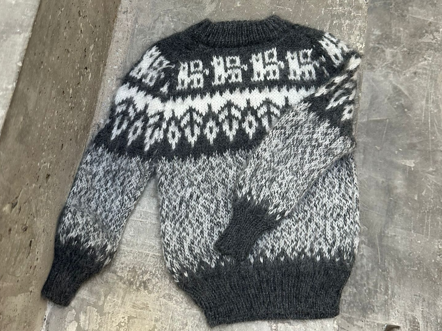 SWEATER (012)