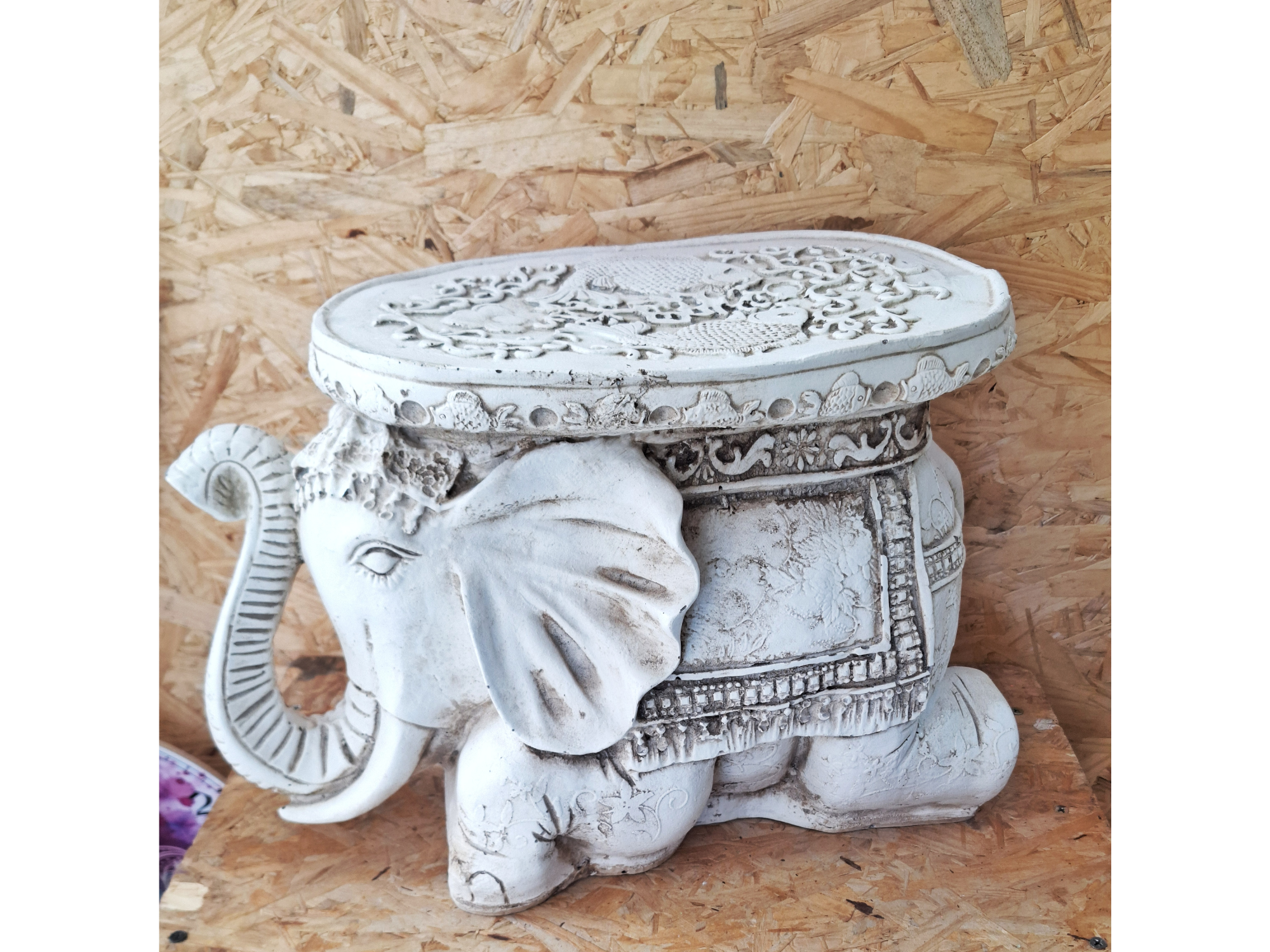 Mesa Ratona Elefante Resina Chica 43cm