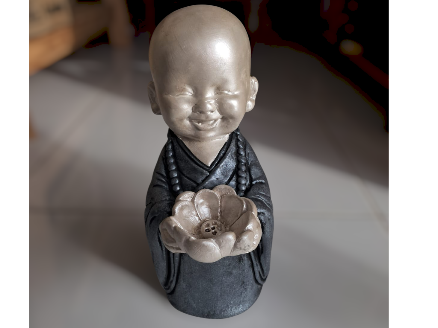 Buda Parado con Loto porta Vela