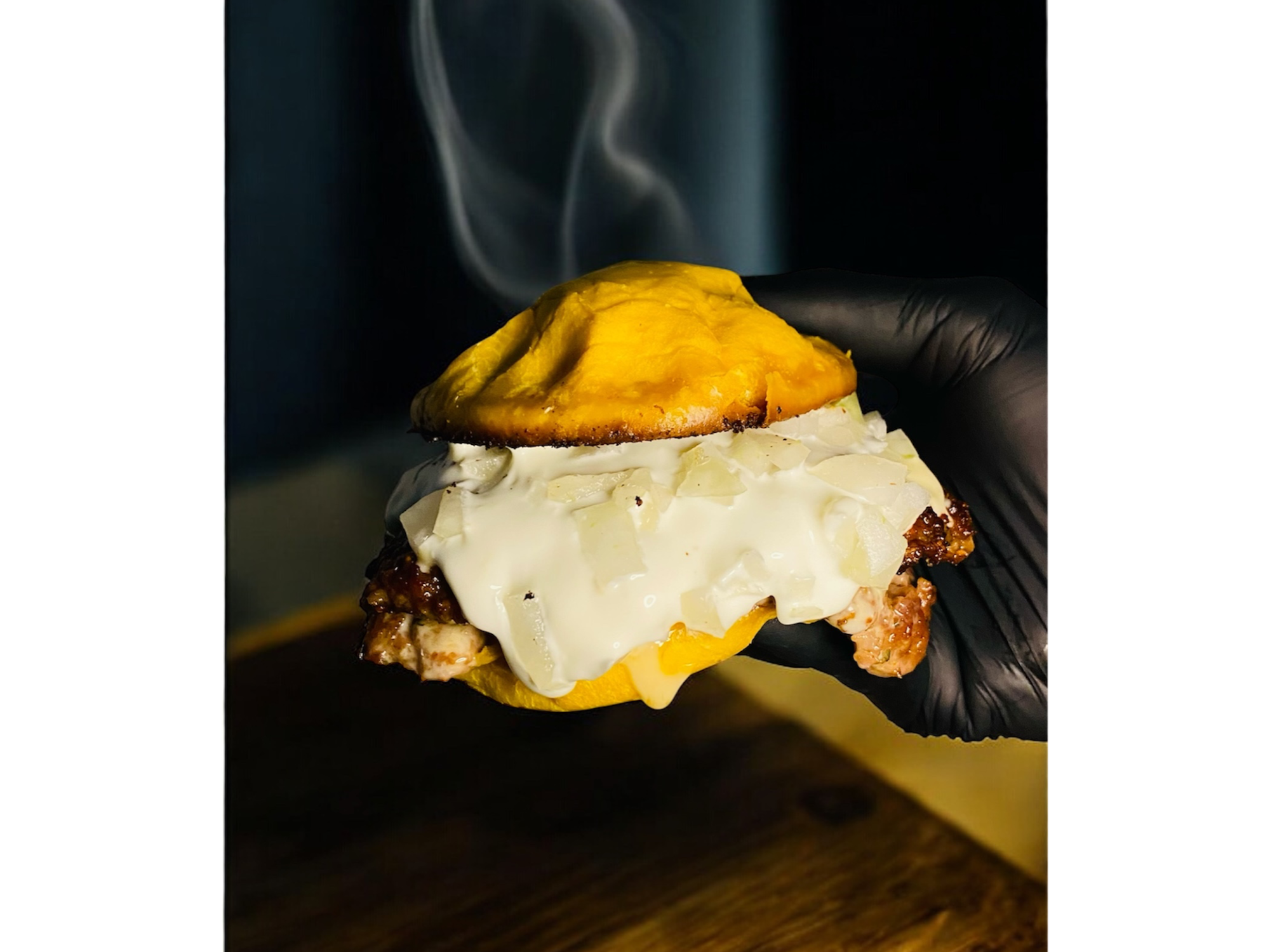 PROVOLONA ALIOLI TRIPLE + PAPAS