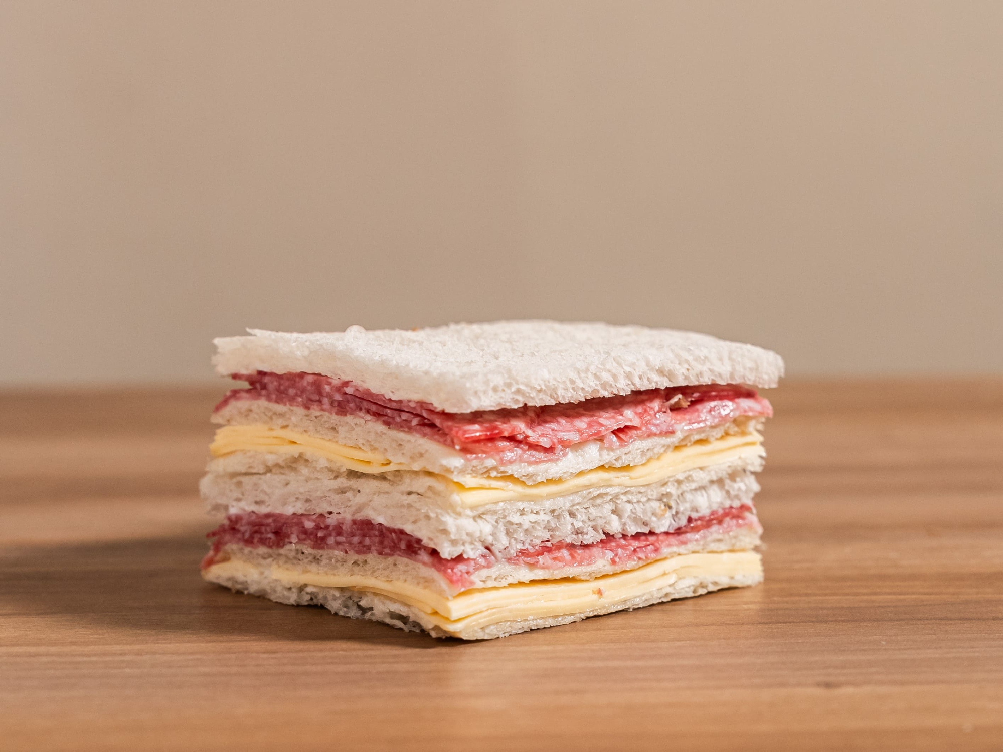 SANDWICH DE MIGA SALAME SOPRESSATA