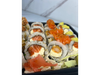 12 ROLLS salmón y langostinos