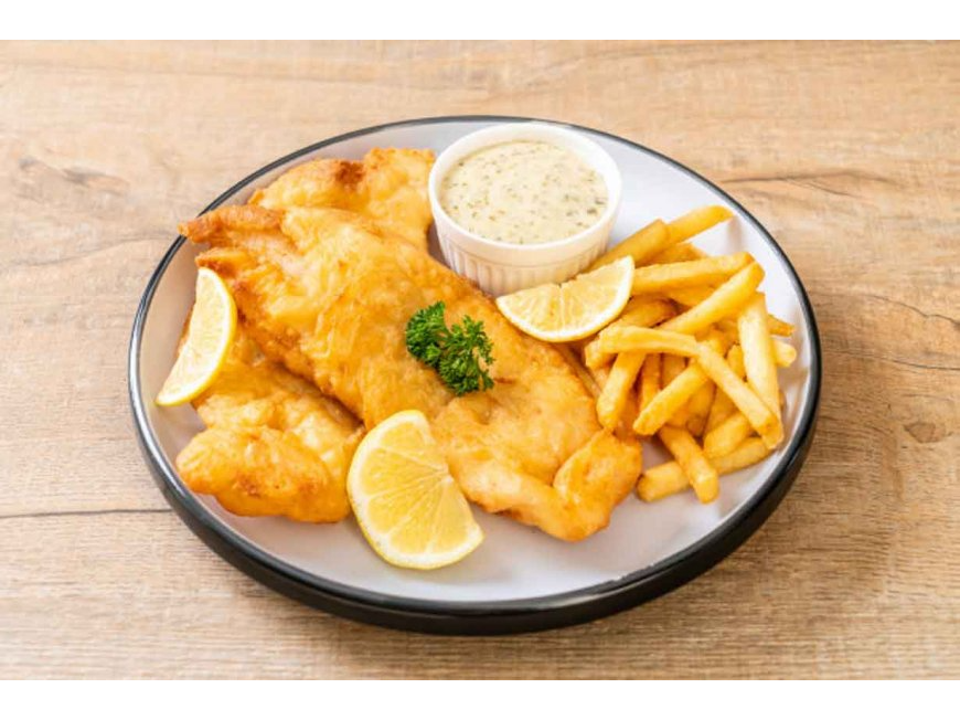 Escalope de pescado con papas fritas