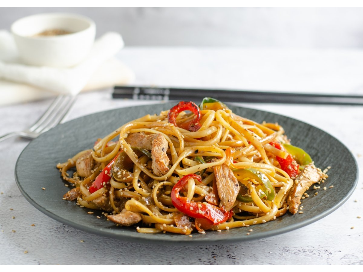 Chow mein -salteado con fideos-
