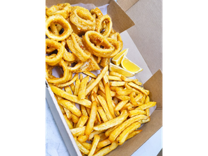 Rabas con papas fritas de Nalaki Sushi Casanova