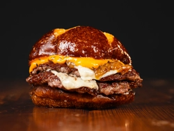 Emmy Triple con papas de BR Burgers Florida