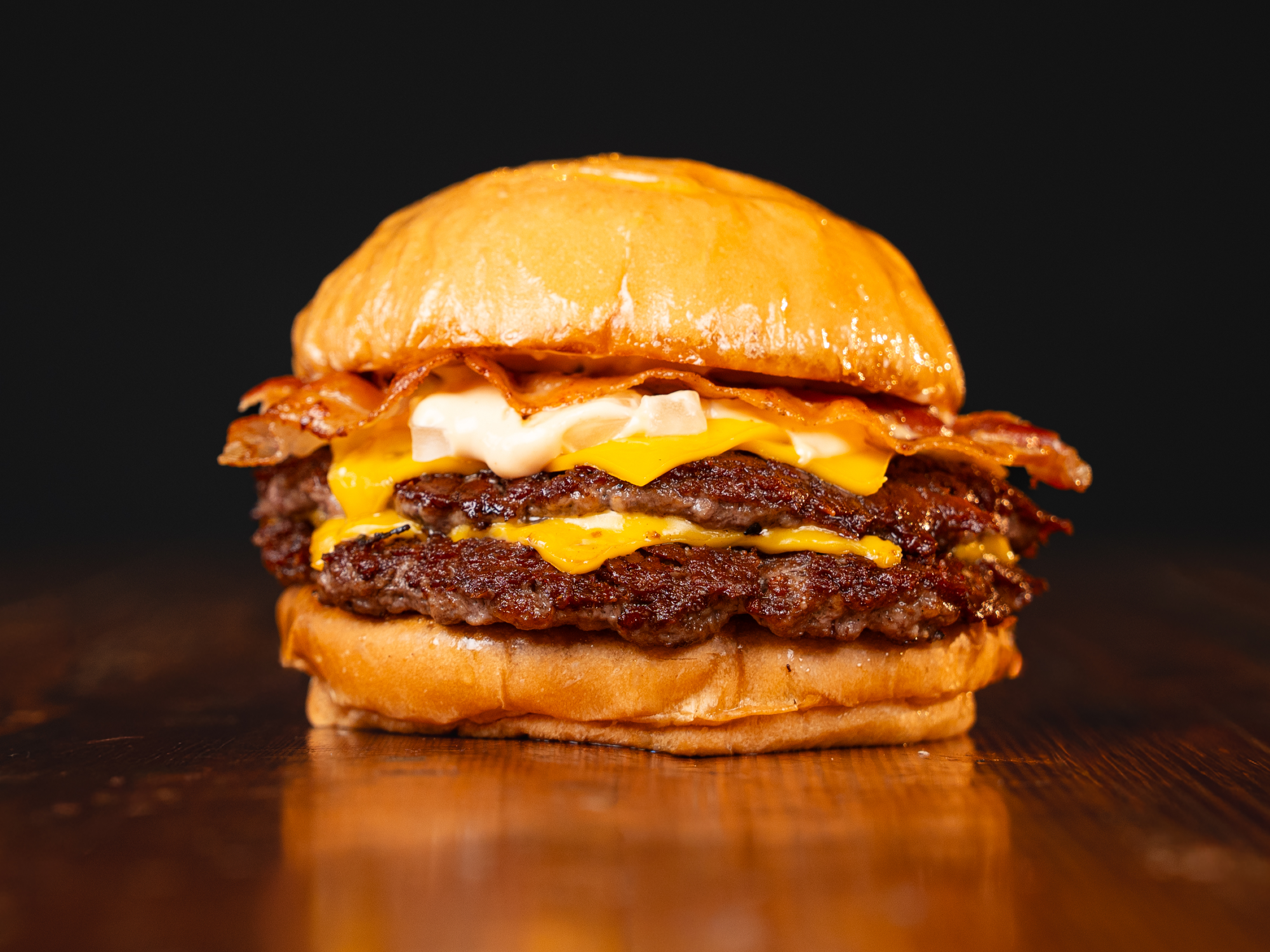 Bacon Cheeseburger Doble con papas