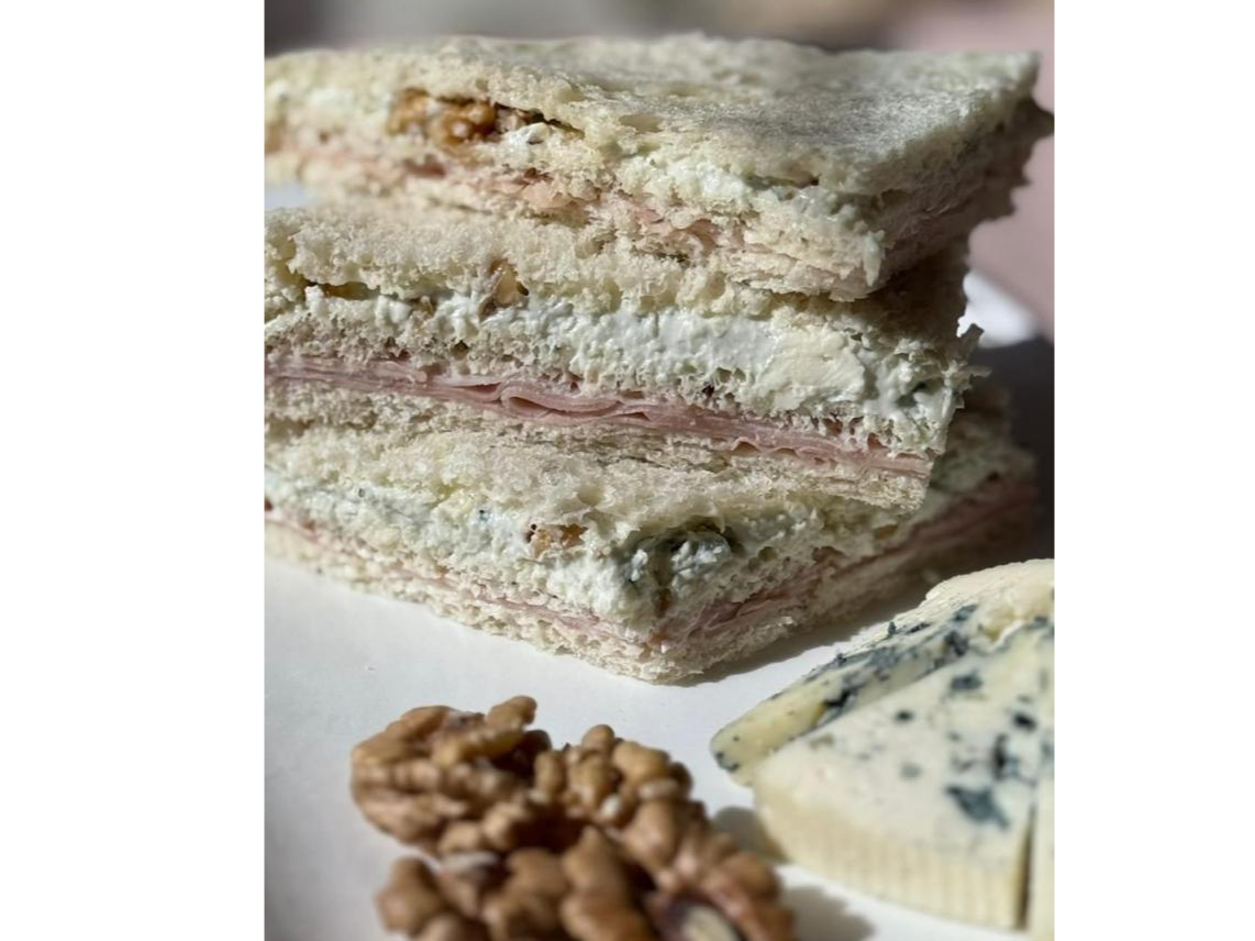 NUECES Y ROQUEFORT