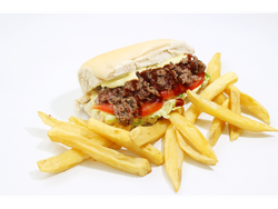 SANDWICH DE COSTILLA DESMENUZADO + PAPAS + BEBIDA 500ML