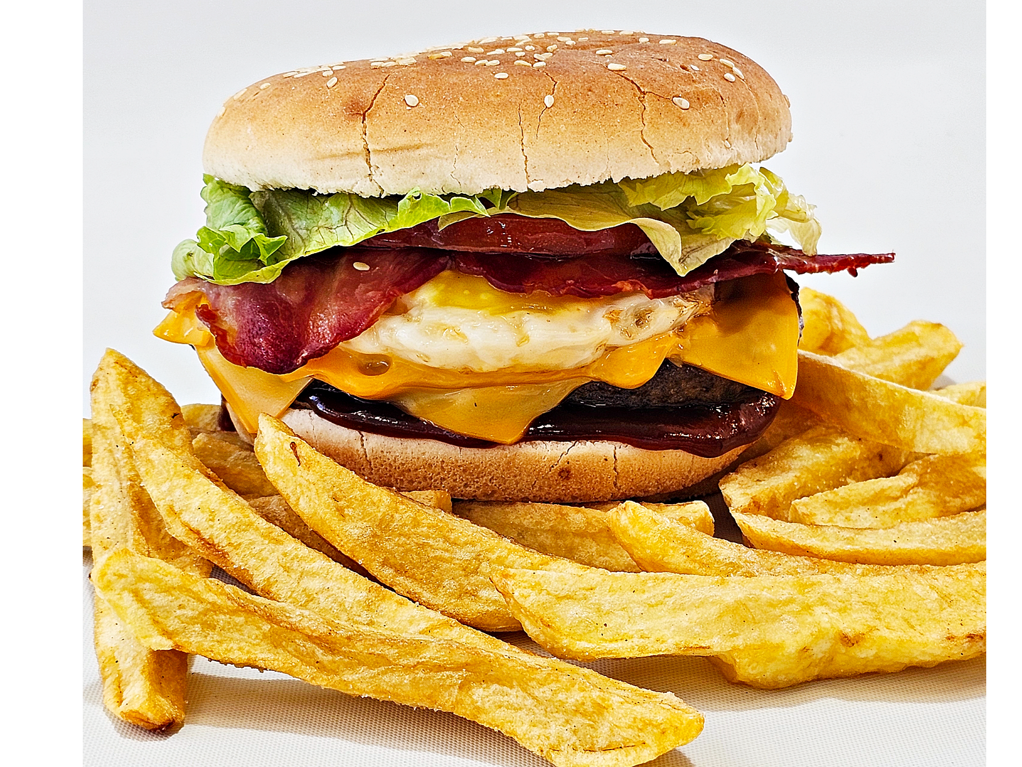 GRAN HAMBURGUESA + PAPAS + BEBIDA 500ML