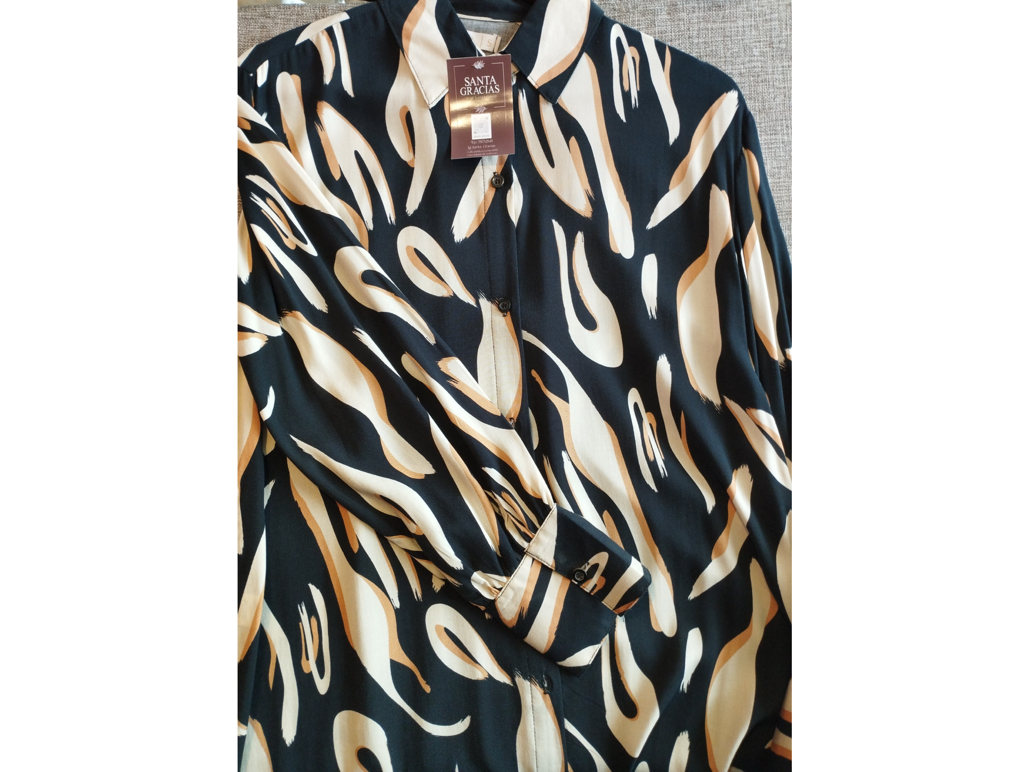 Camisa estampada negra