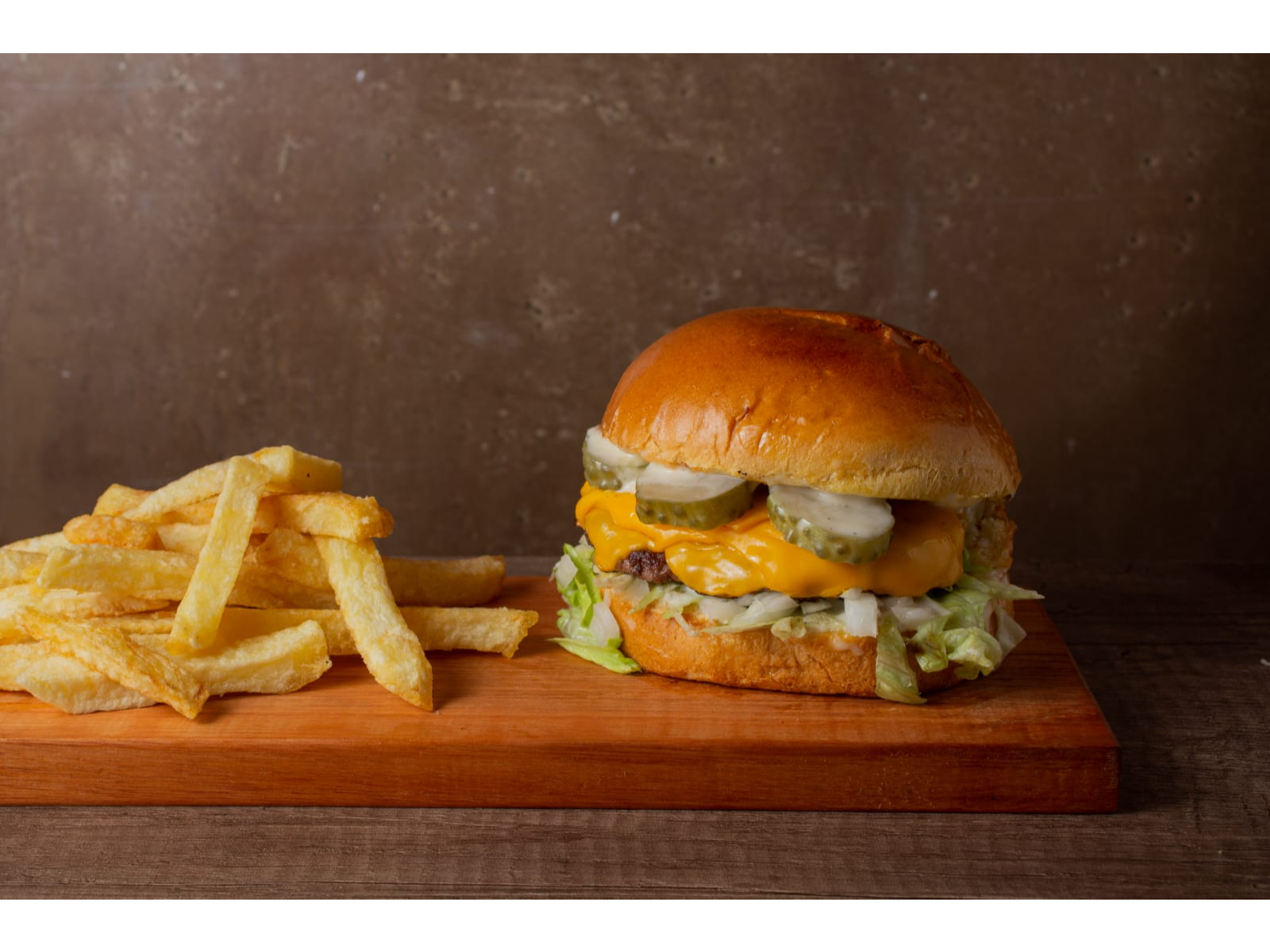 PEPINILLA de Contigo Burgers y Lomos