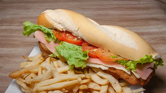 SANDWICHES DE MILANESA CON FRITAS