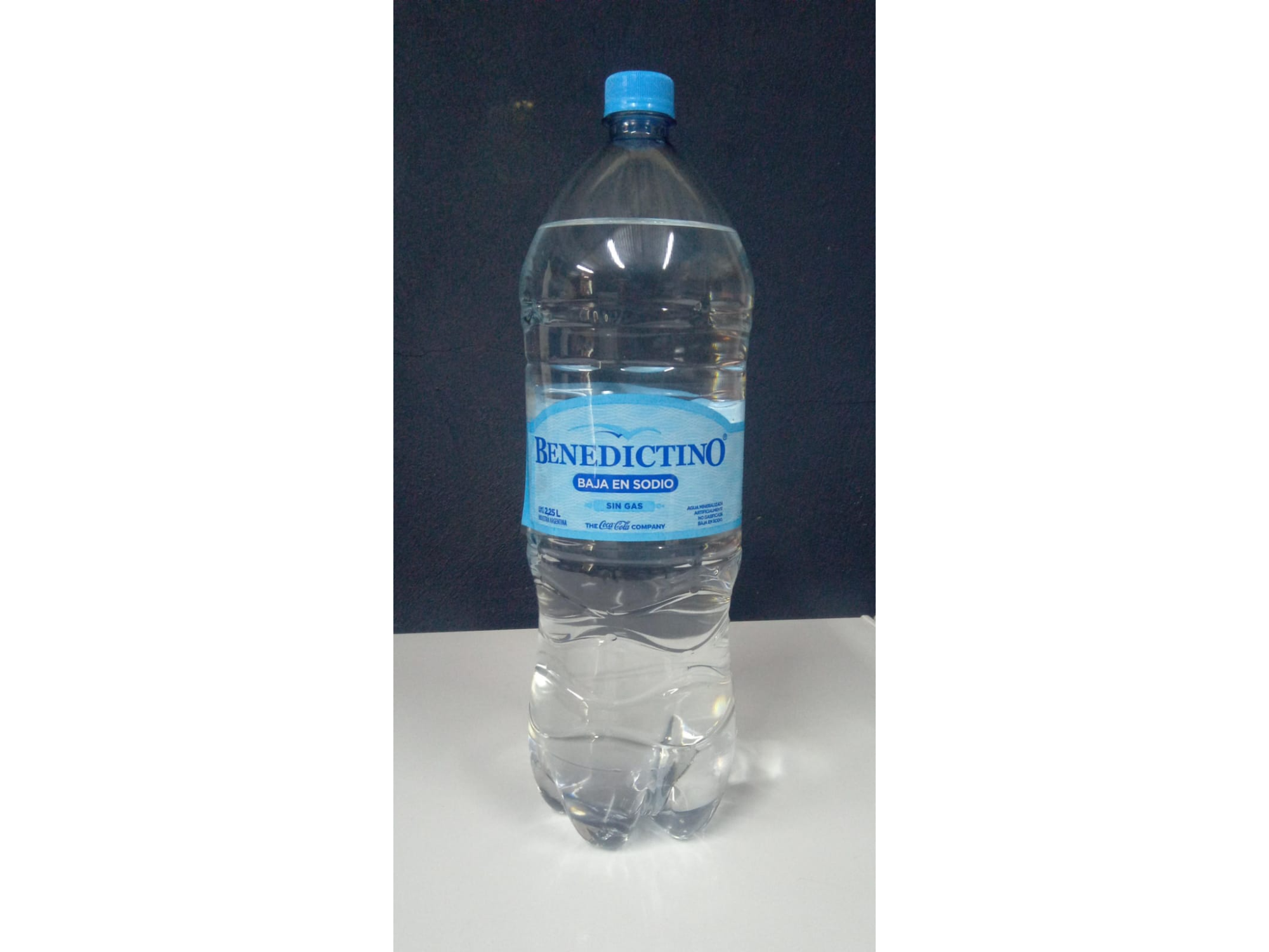 Agua 2.25 Benedictino ( linea coca )