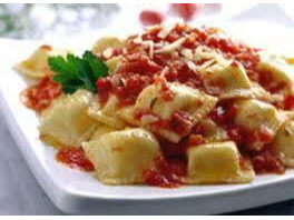 Ravioles Con Salsa Mixta