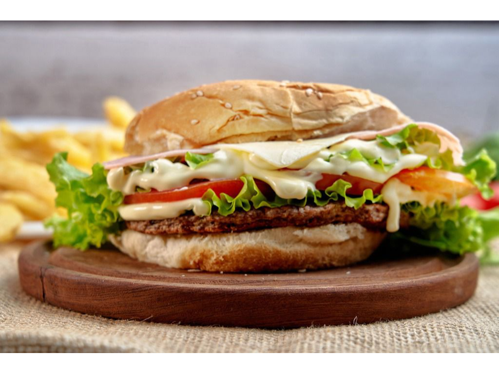 Con Huevo/Cheddar/Bacon+Fritas