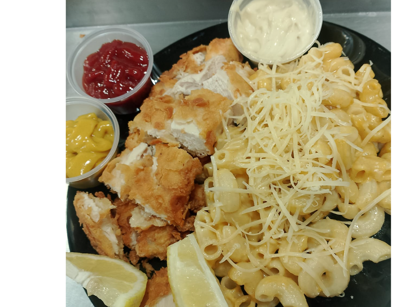 Pollo frito crocante C/mac and cheese