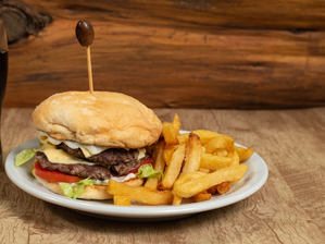 Hamburguesa simple ⭐⭐⭐ de PICAPIEDRA RECTA