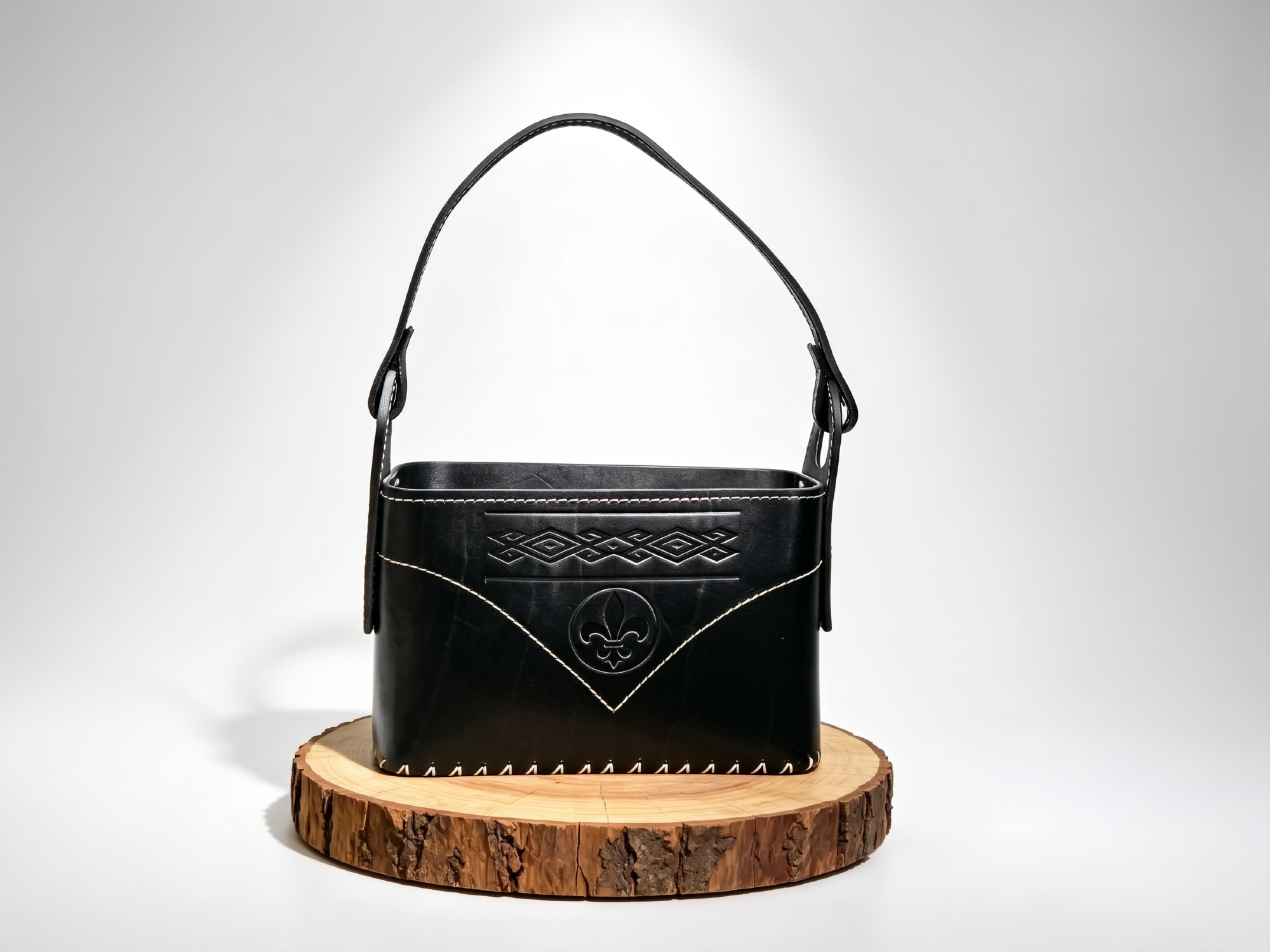Canasta rectangular cuero