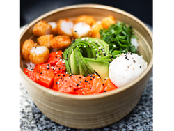 Gohan de 2 a 4 variedades + Bebida + Salsa (Mediodía) desde :