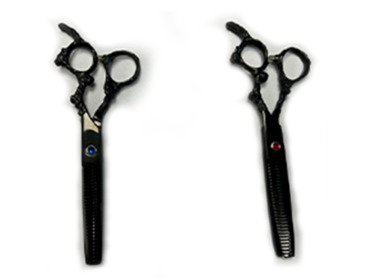 TIJERA NEGRA LABRADA PUNTO AZUL Y ROJO PULIR 4900-A