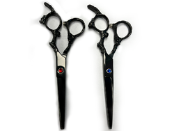 TIJERA NEGRA LABRADA PUNTO AZUL Y ROJO CORTE 4900-B