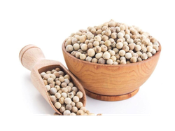 Pimienta blanca en grano