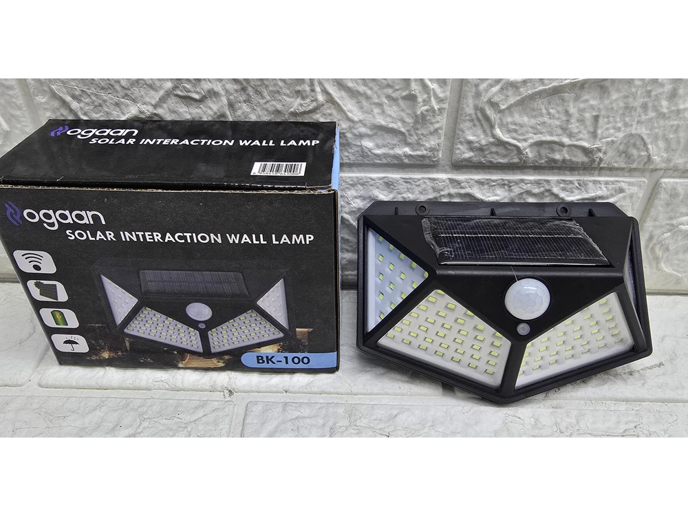 LAMPARA SOLAR DE PARED OGAAN