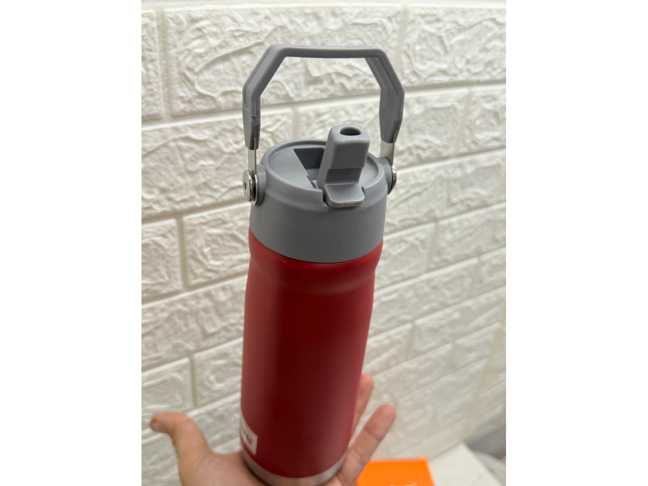 Botella térmica con manija 650Ml