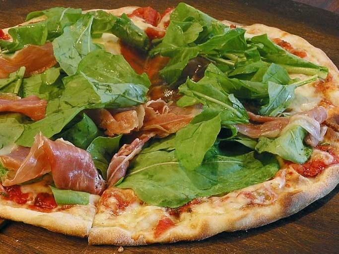 RUCULA Y JAMON CRUDO