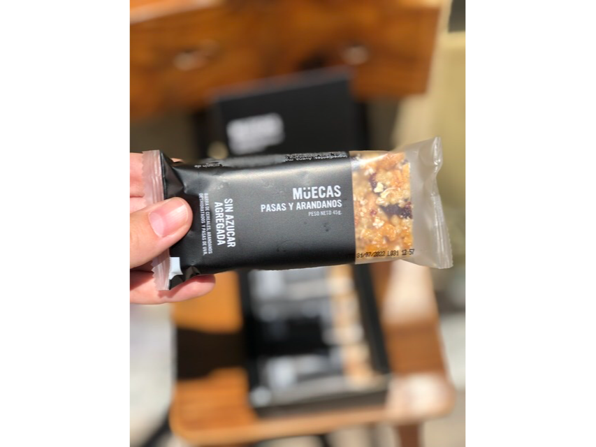 BARRA DE CEREAL "MUECAS" PASAS Y ARÁNDANOS X 45 GR
