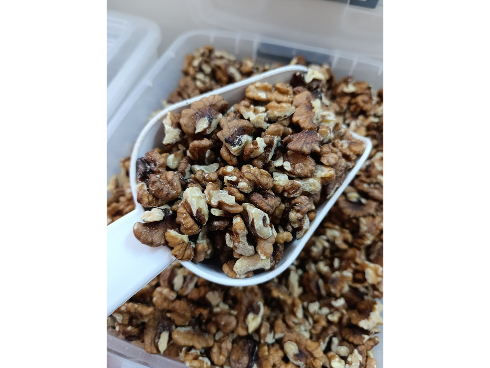 NUEZ PARTIDA  DORADA