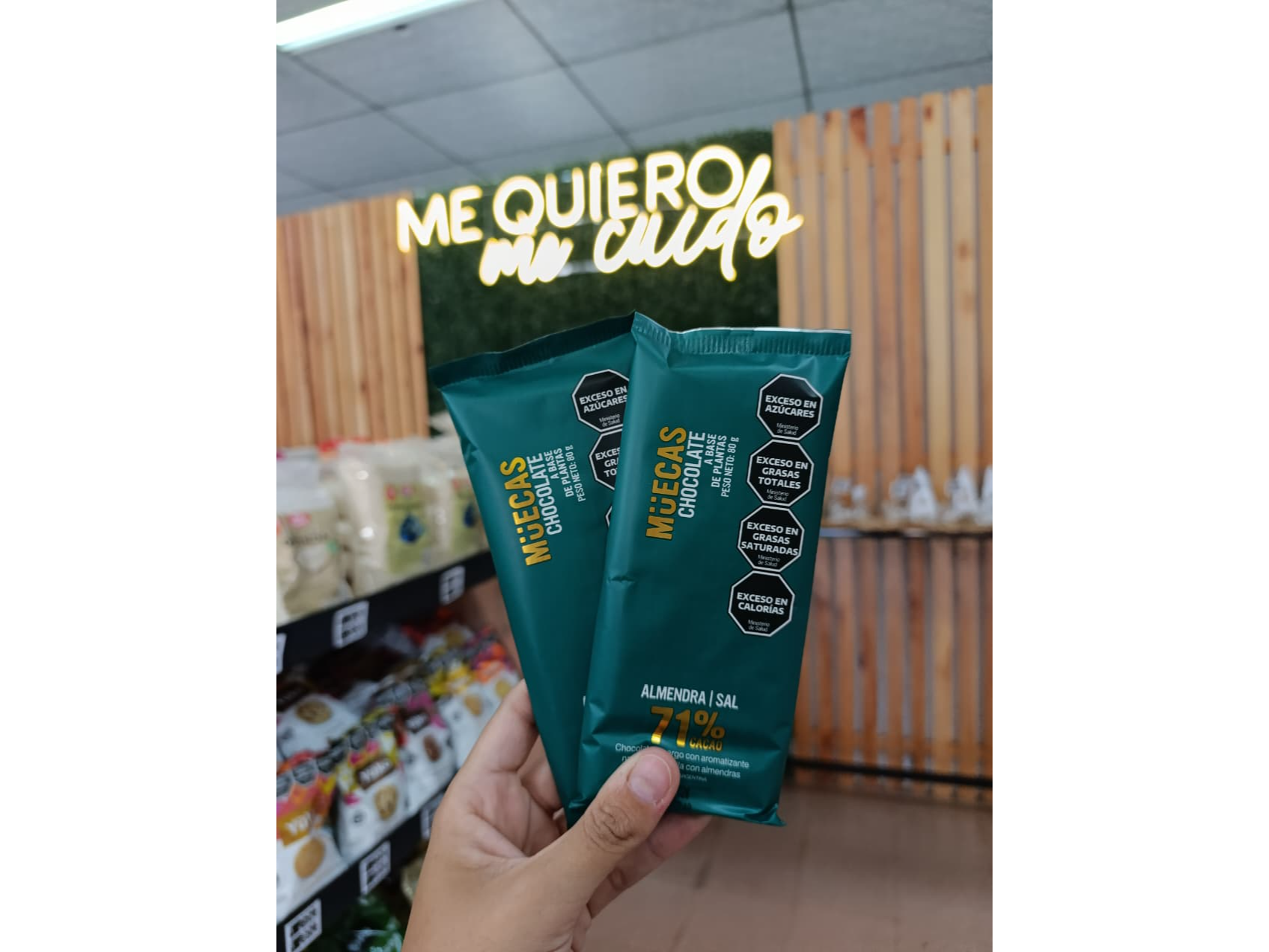 CHOCOLATE 71% CACAO CON ALMENDRAS "MUECAS"