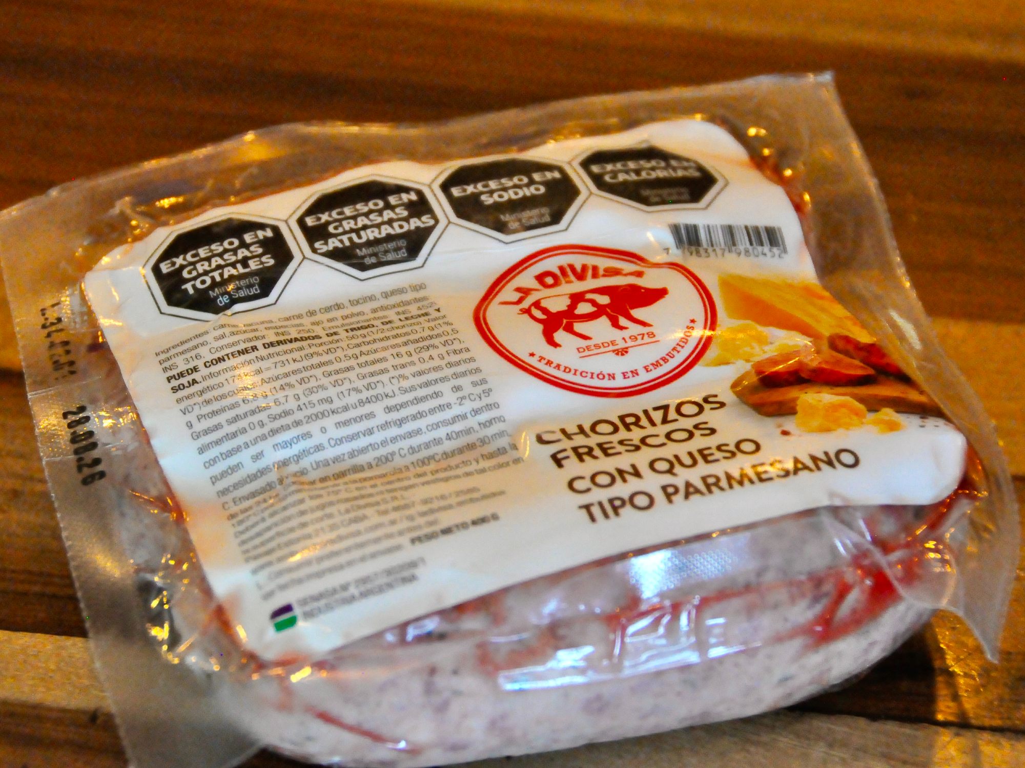 Chorizos frescos con queso parmesano