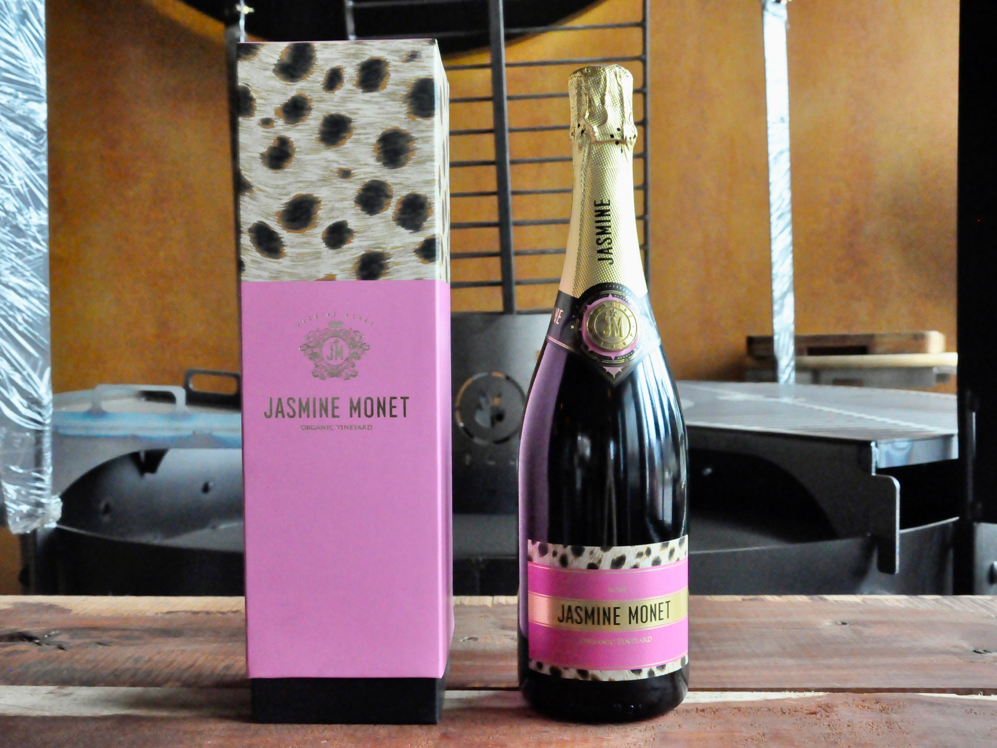 Jasmine Monet Pink con Estuche