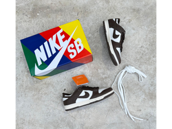 NIKE DUNK LOW (marrón)