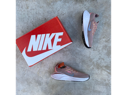 NIKE AIR ZOOM