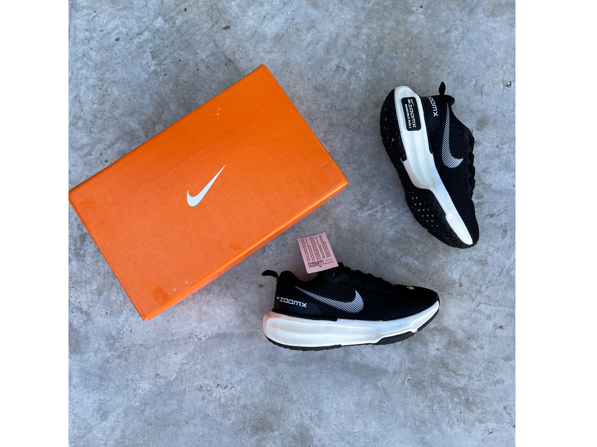 NIKE ZOOM INVINCIBLE