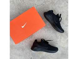 NIKE REACT