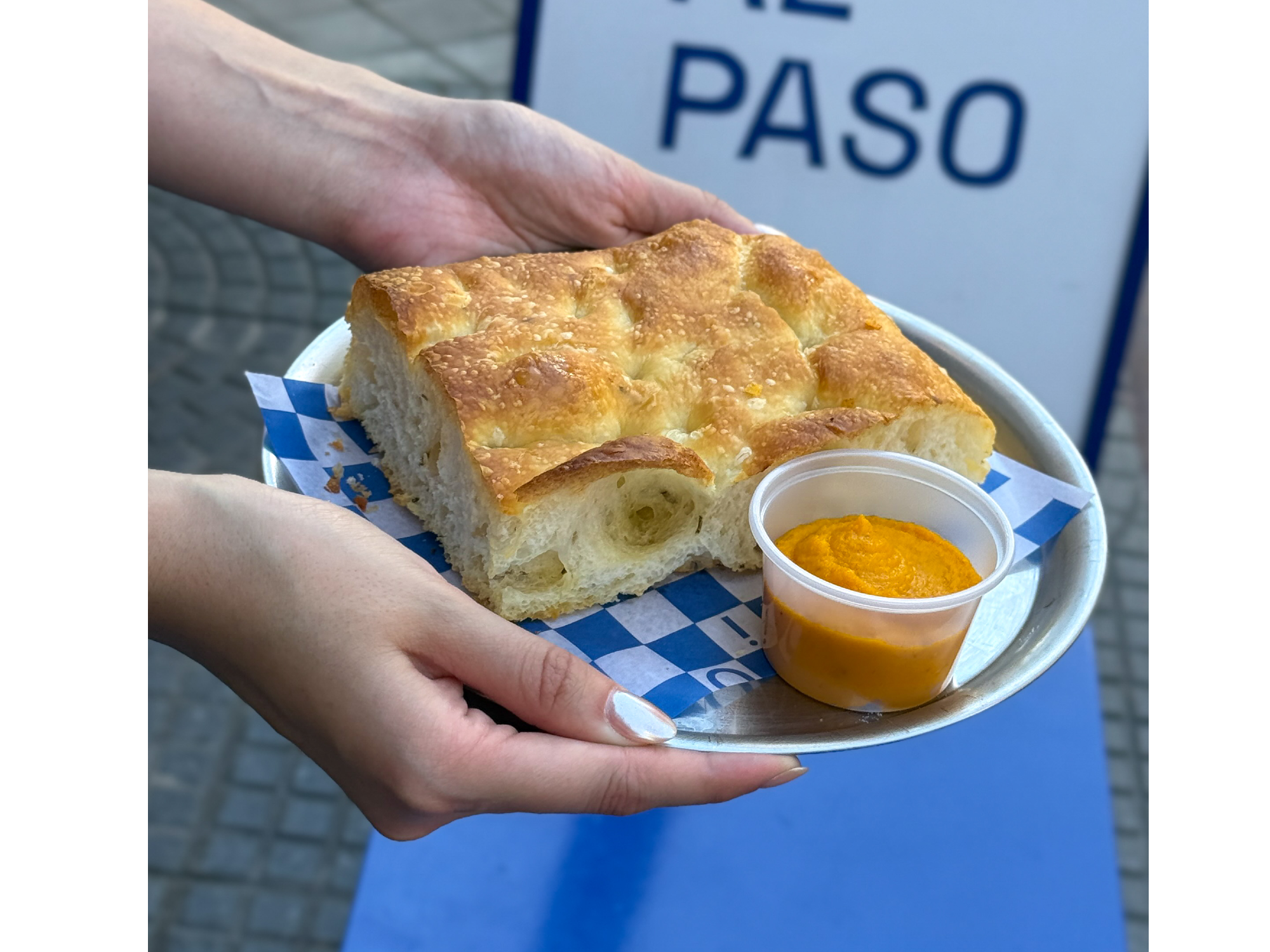 Focaccia PORCION clasica de romero y aceite de oliva