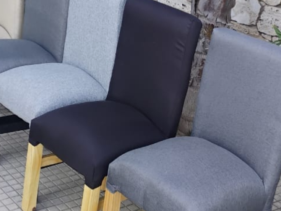 SILLAS VESTIDAS EN CHENILLE LISAS