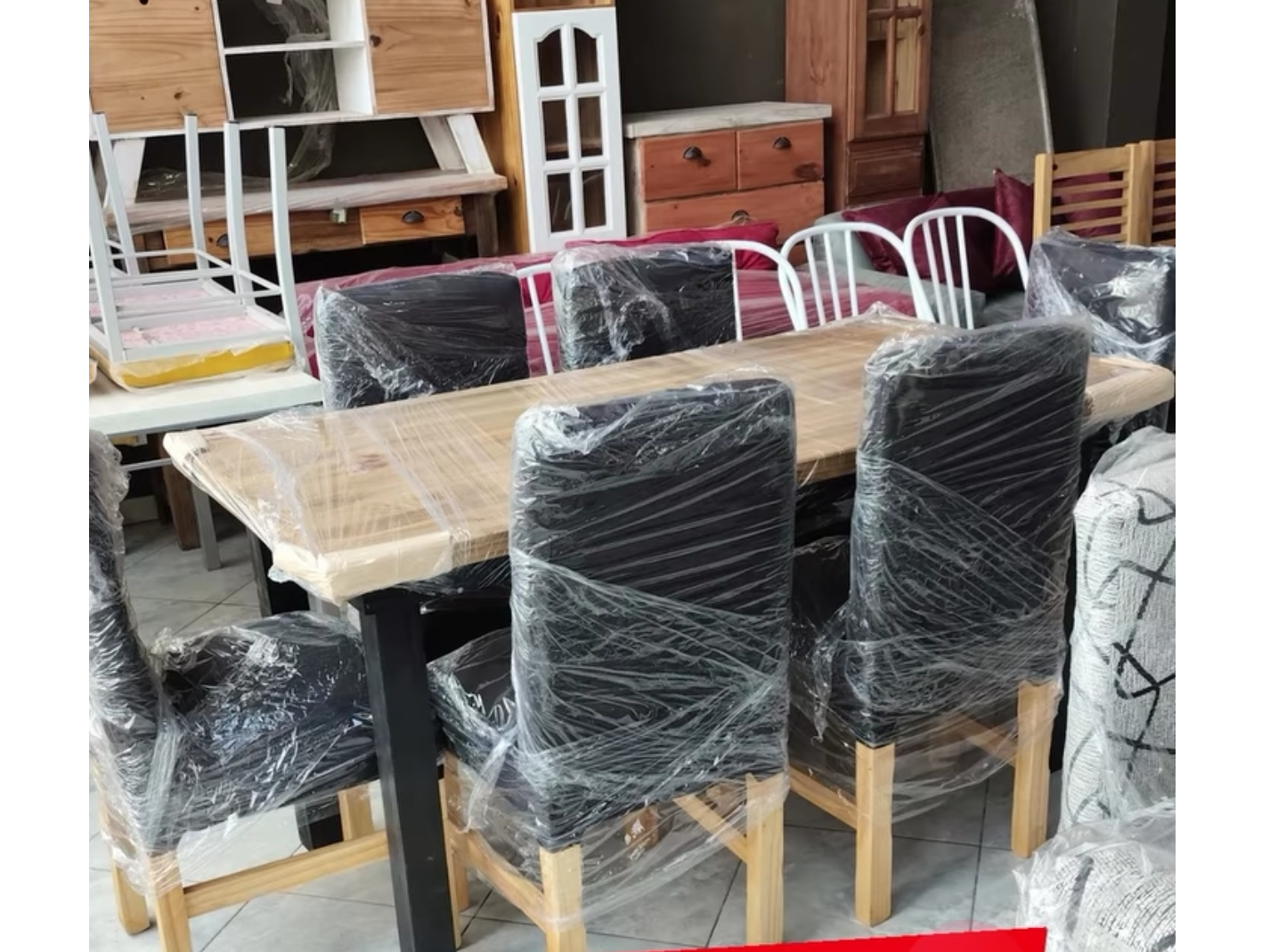 JUEGO DE COMEDOR MESA CON SILLAS