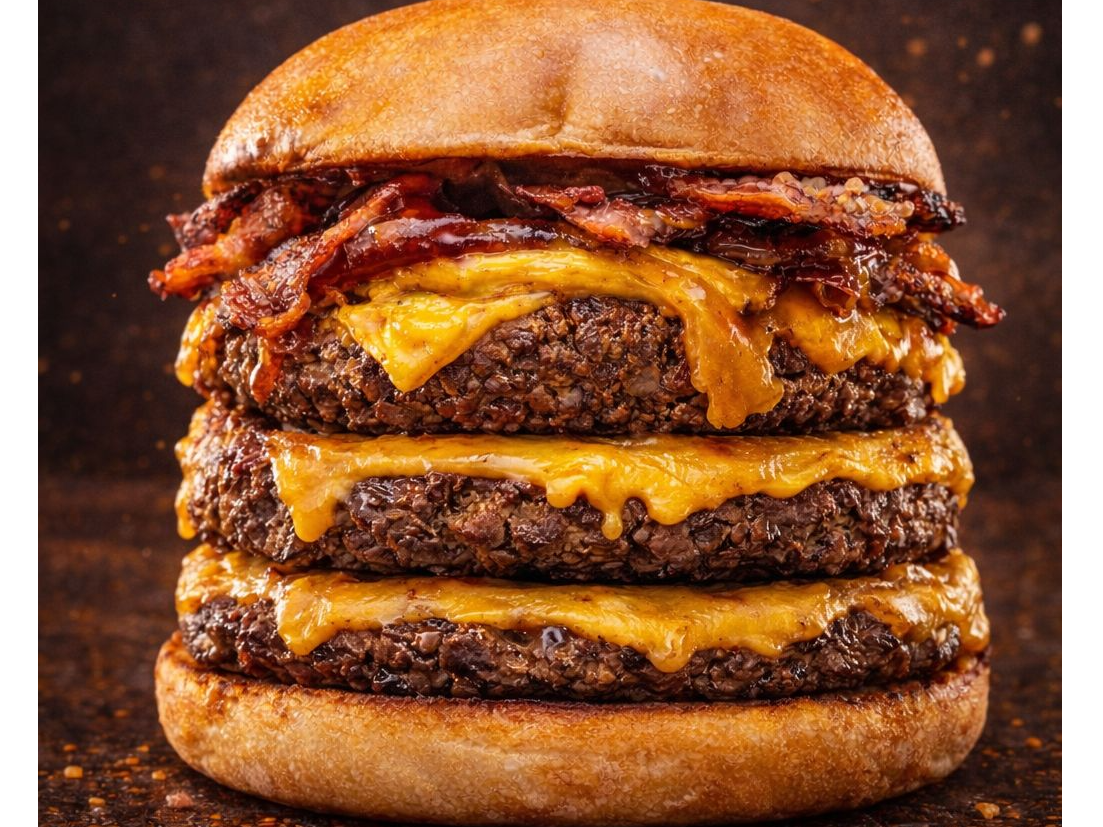 DOS GIGANTES TRIPLES