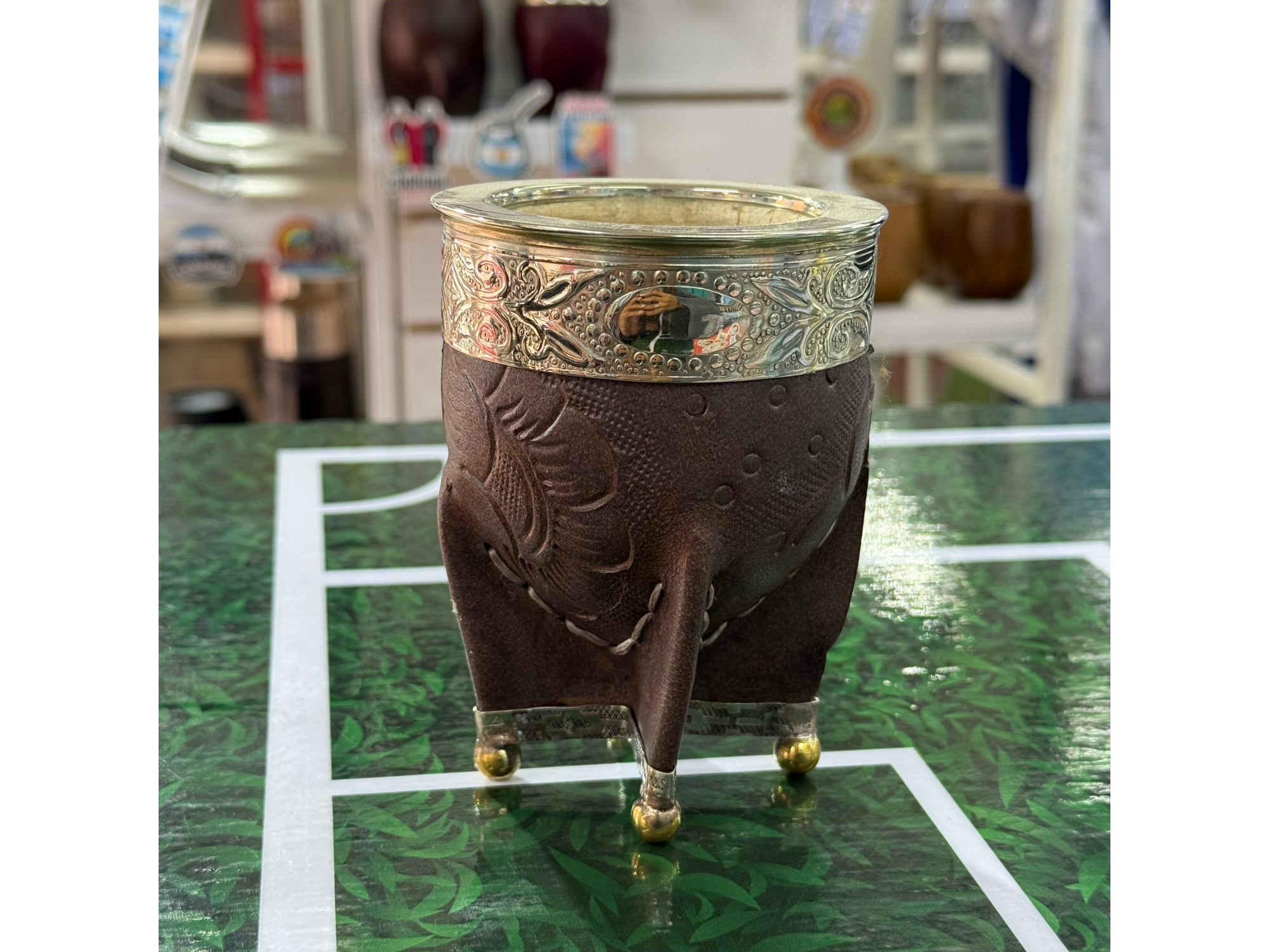 MATE IMPERIAL CUERO REPUJADO CON BASE BOLITA