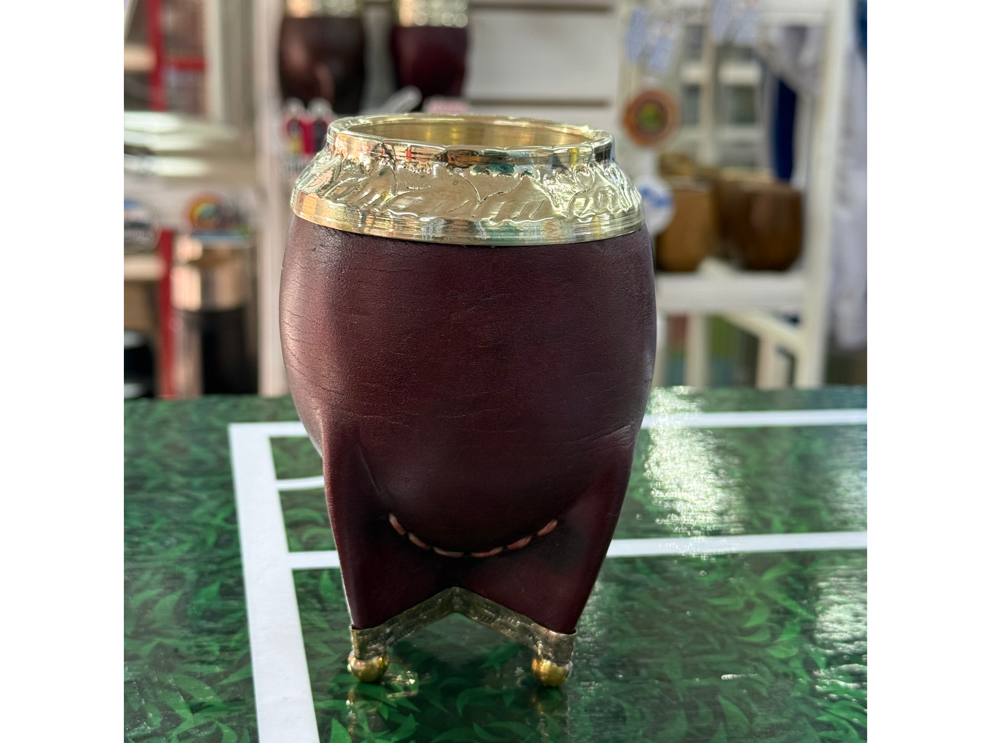 TORPEDO DE CUERO LISO CON BASE BOLITA