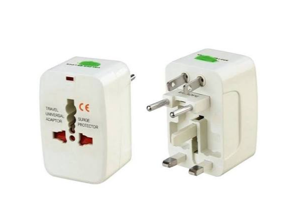 ADAPTADOR UNIVERSAL VIAJERO
