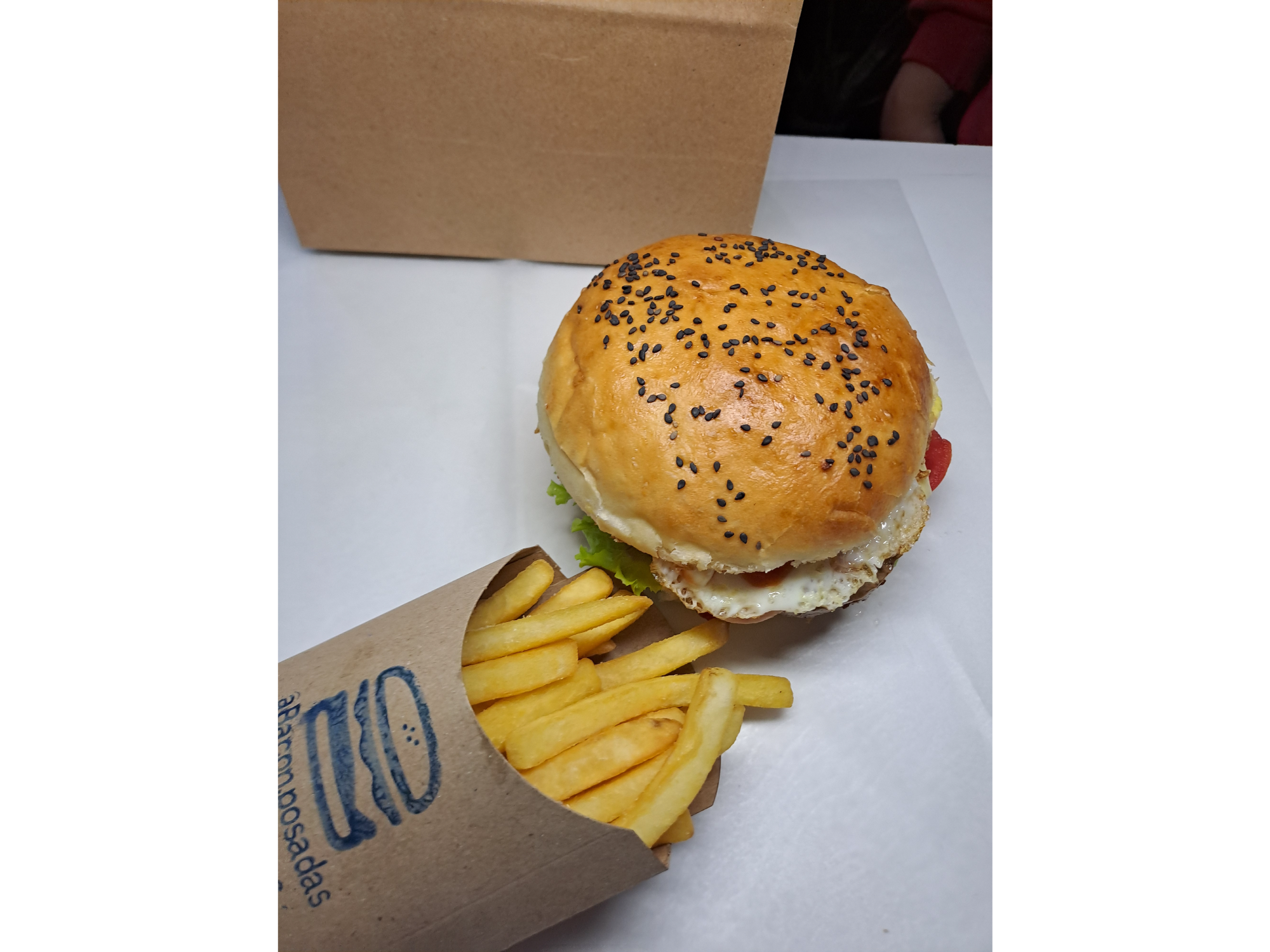 Americana simple + papas + dip a elección