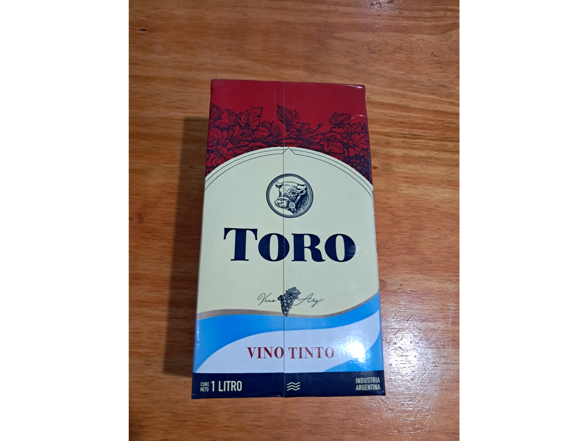 Vino Toro en caja 1L